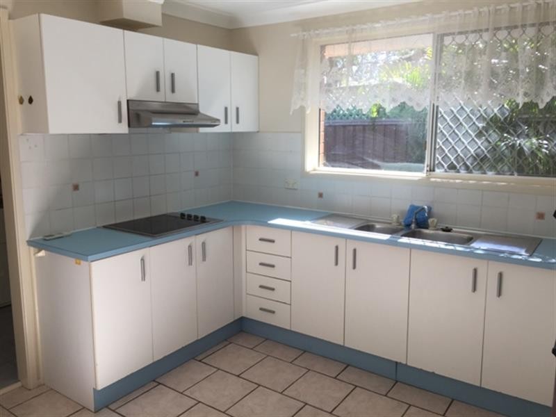 14/4 Jacquinot Place, Glenfield NSW 2167