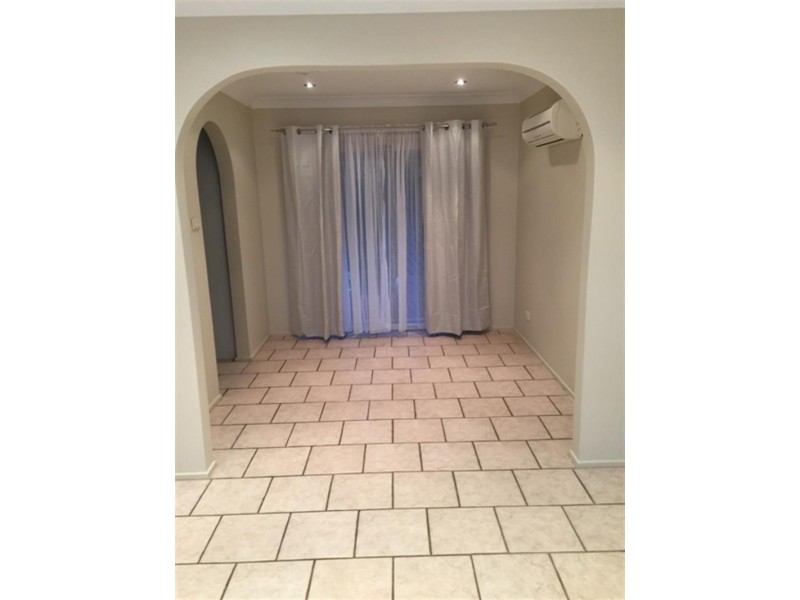 14/4 Jacquinot Place, Glenfield NSW 2167
