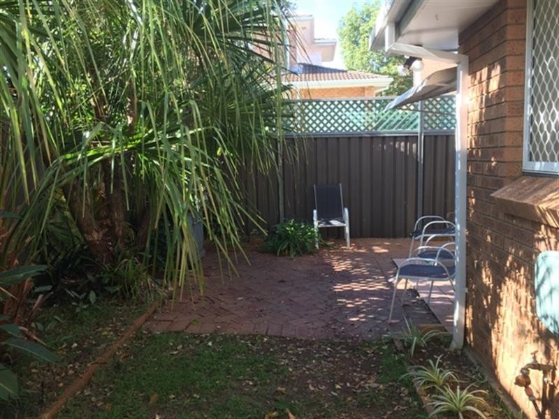 14/4 Jacquinot Place, Glenfield NSW 2167