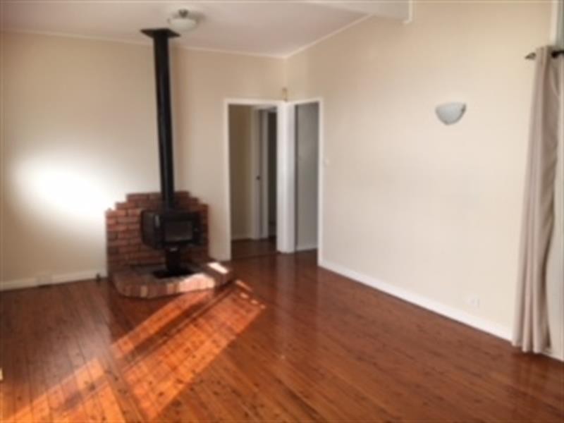 12 Campbellfield Avenue, Bradbury NSW 2560
