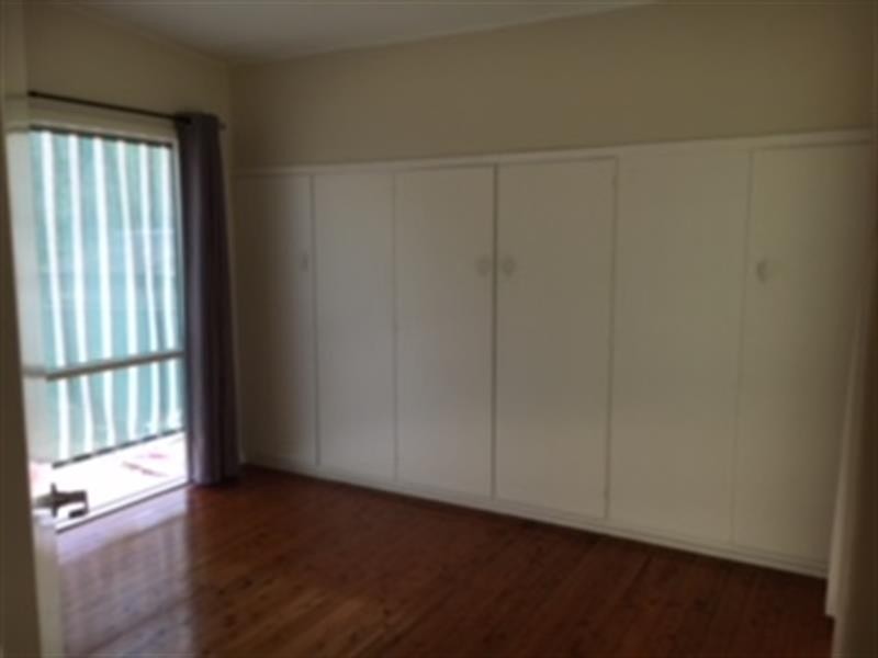 12 Campbellfield Avenue, Bradbury NSW 2560