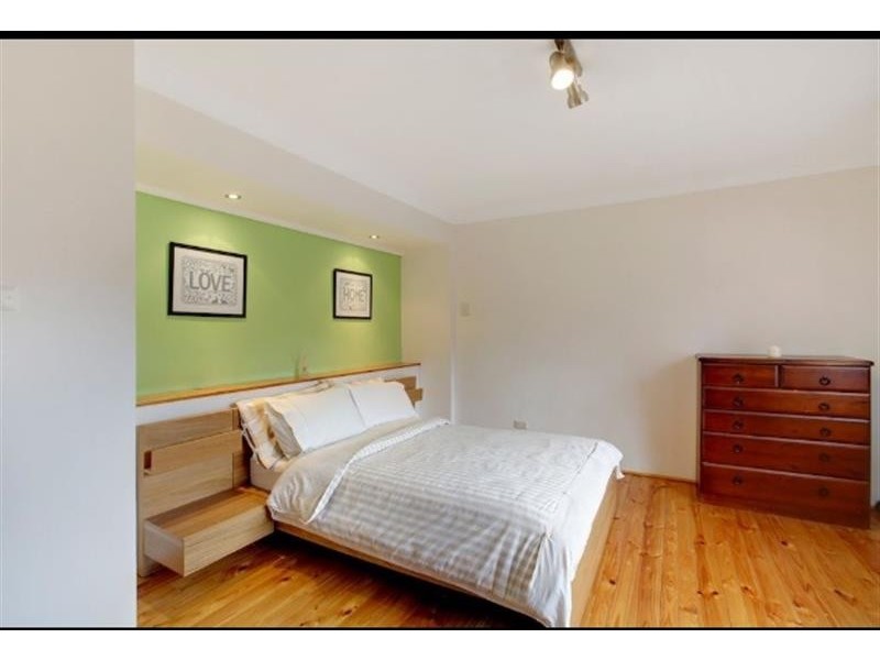 14/6 Jacquniot  Place, Glenfield NSW 2167