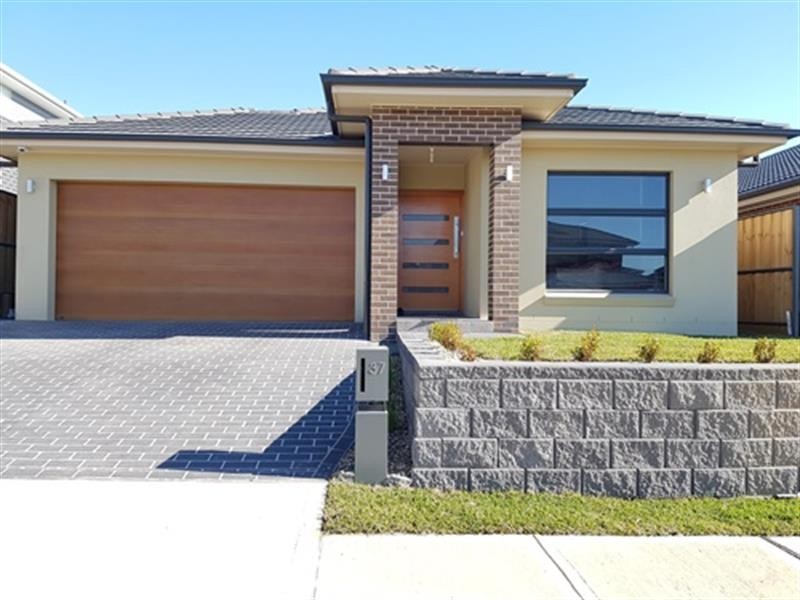 37 Sammarah Road, Edmondson Park NSW 2174