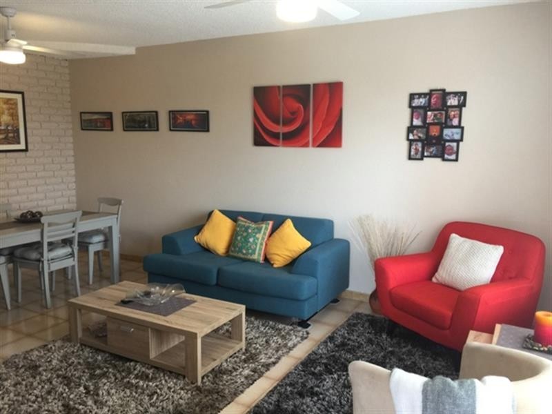 2/32 Railway Parade, Glenfield NSW 2167