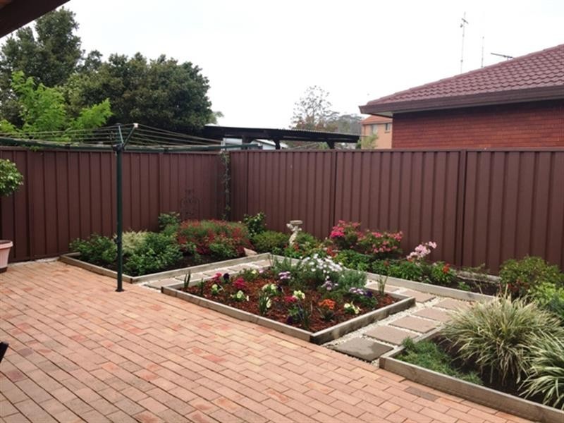 2/32 Railway Parade, Glenfield NSW 2167