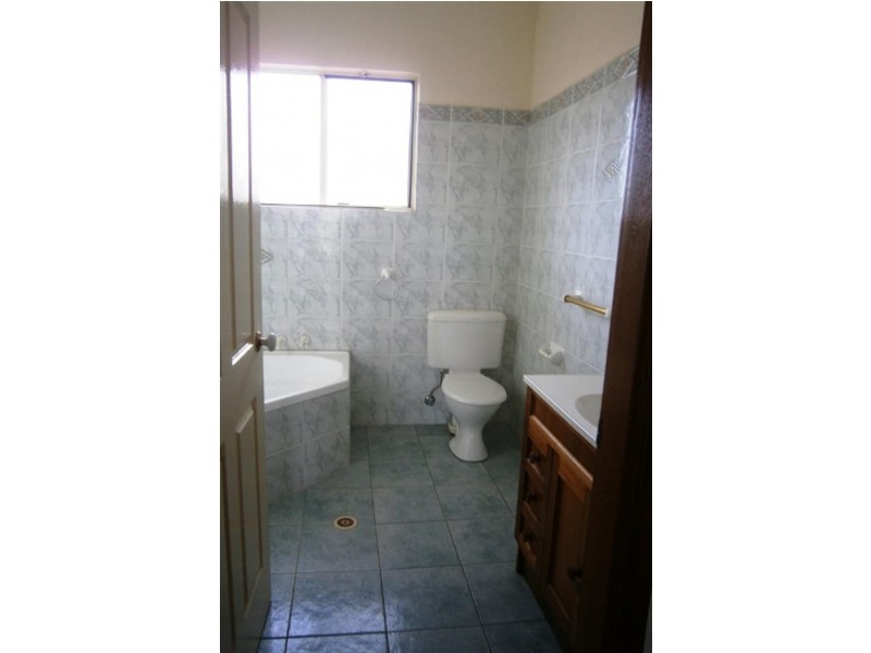 110 Flynn Avenue, Middleton Grange NSW 2171