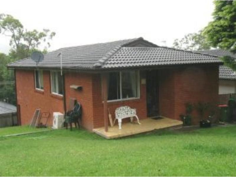 8 Adnamira Cl, Wyoming NSW 2250