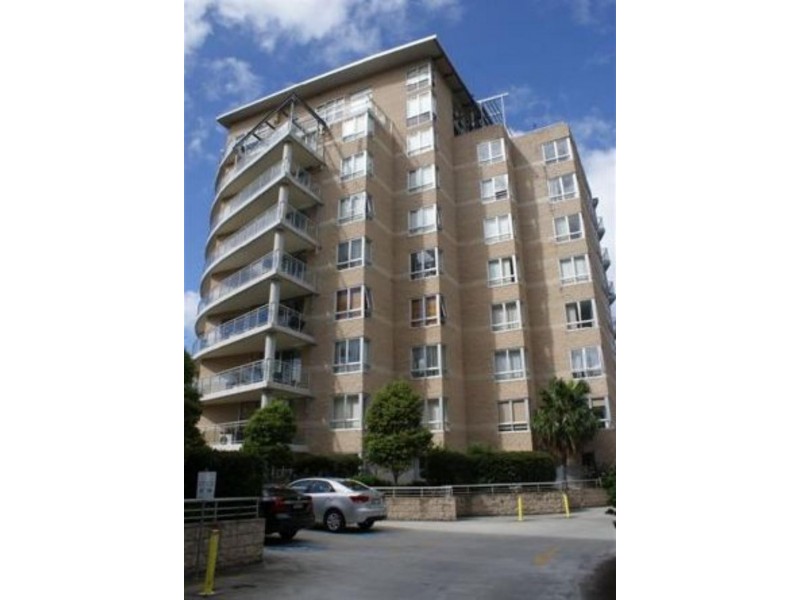 135/80 John Whiteway Dr, Gosford NSW 2250