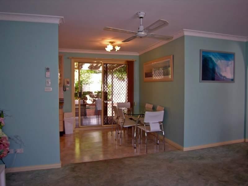 2/31 Cary St, Wyoming NSW 2250