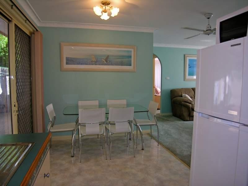 2/31 Cary St, Wyoming NSW 2250