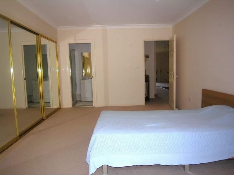 23/117 John Whiteway  Dr, Gosford NSW 2250