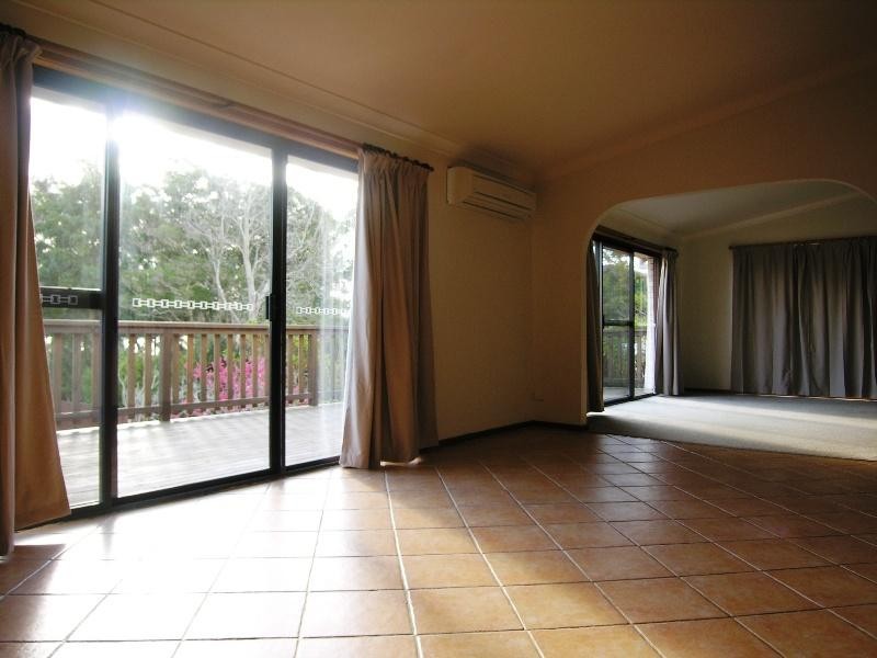 21 Edgewater Rd, Green Point NSW 2251