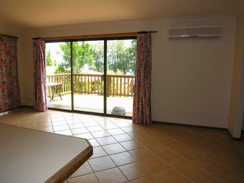 21 Edgewater Rd, Green Point NSW 2251