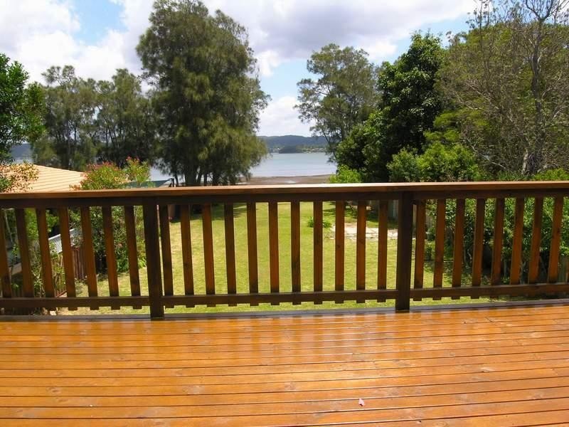 21 Edgewater Rd, Green Point NSW 2251