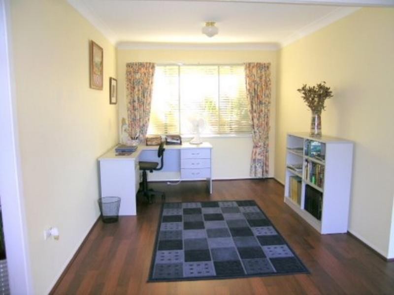 11 Greenslope  Dr, Green Point NSW 2251