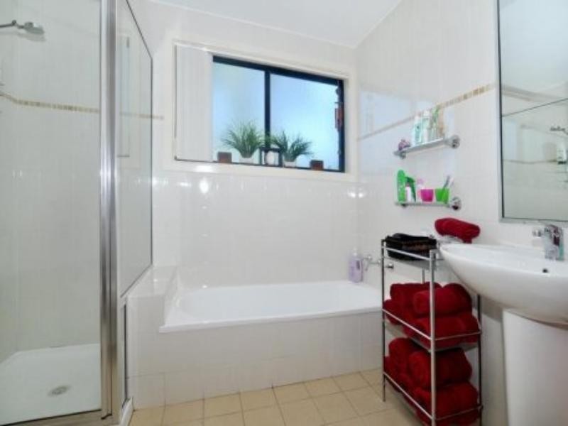 1/21 Bottlebrush Dr, Glenning Valley NSW 2261