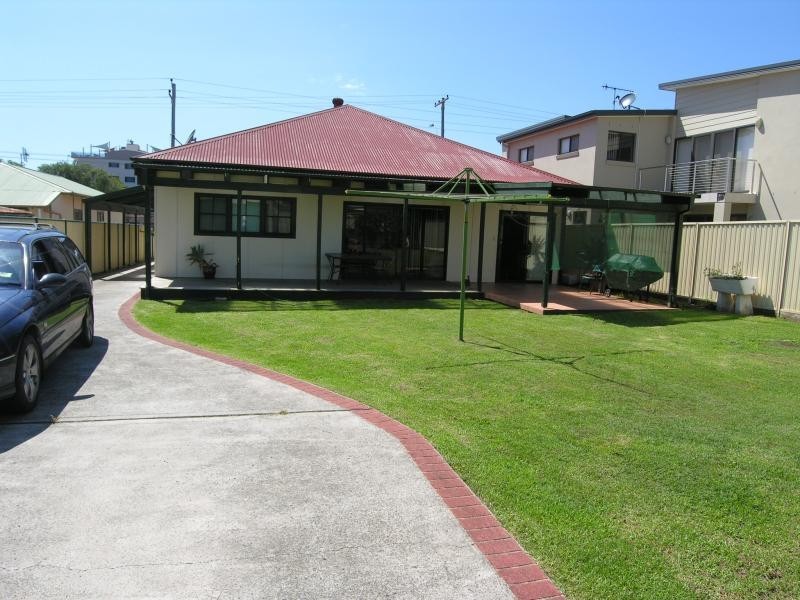 51 Oaklands  Ave, The Entrance NSW 2261