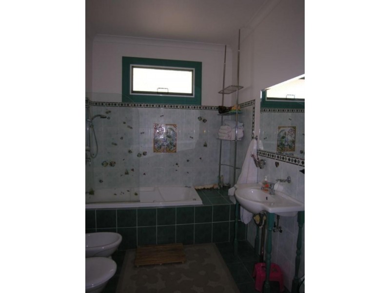 51 Oaklands  Ave, The Entrance NSW 2261