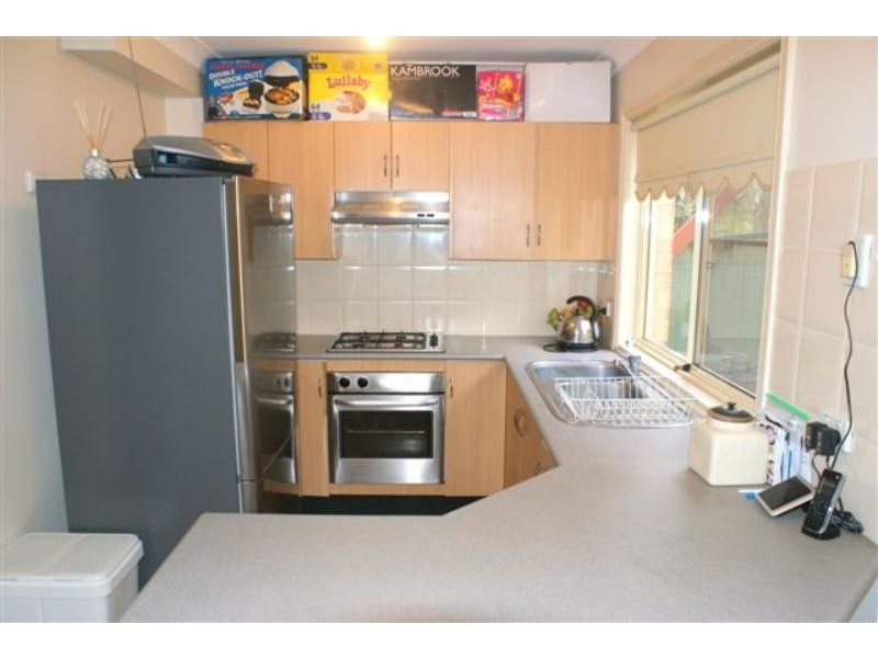 4 Madison Pl, Berkeley Vale NSW 2261