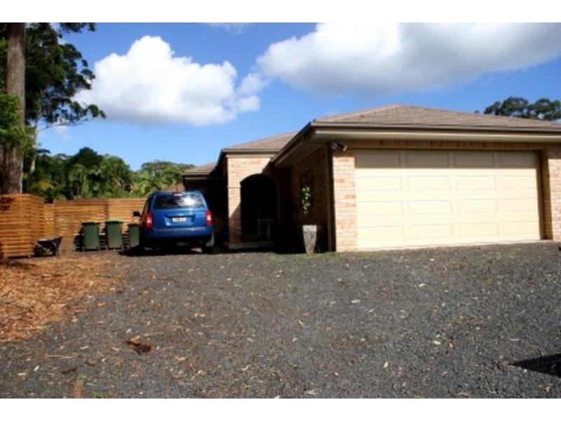 2/25 Bradys Gully Rd, North Gosford NSW 2250