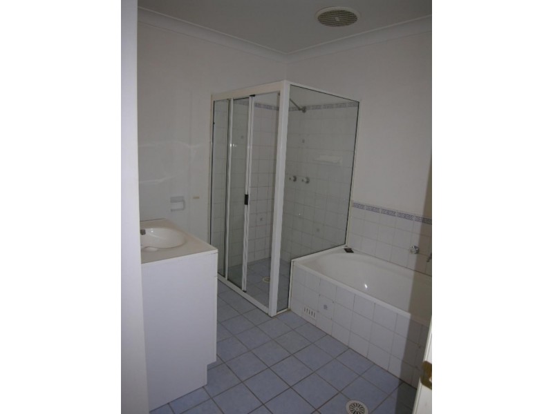 4/29-31 Keren Ave, Berkeley Vale NSW 2261