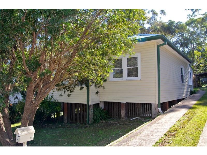 3 Broadwater  Dr, Saratoga NSW 2251