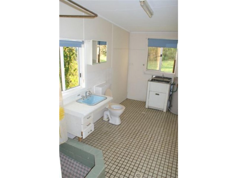 3 Broadwater  Dr, Saratoga NSW 2251