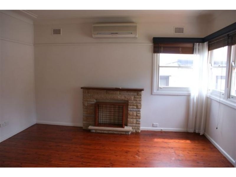 275 The Entrance Rd, Erina NSW 2250