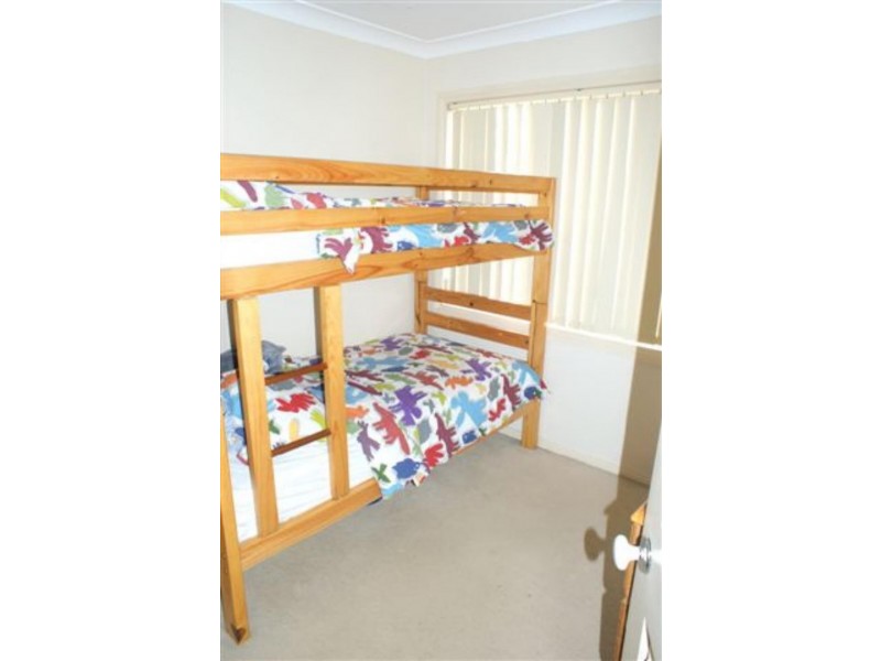 4 Madison Pl, Berkeley Vale NSW 2261