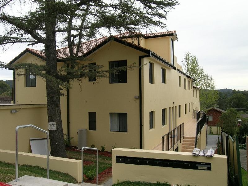 8/74 Faunce St, Gosford NSW 2250