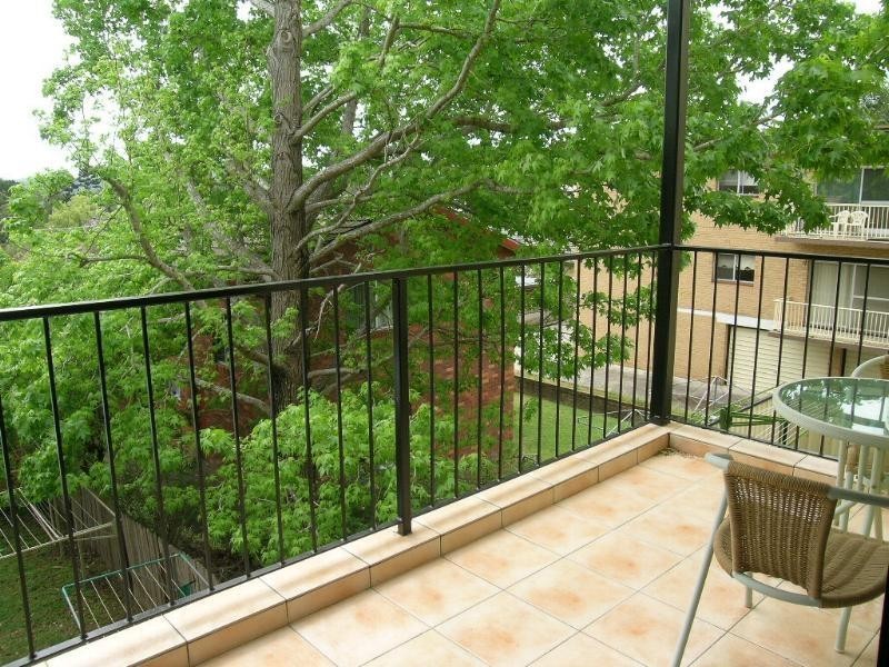 8/74 Faunce St, Gosford NSW 2250