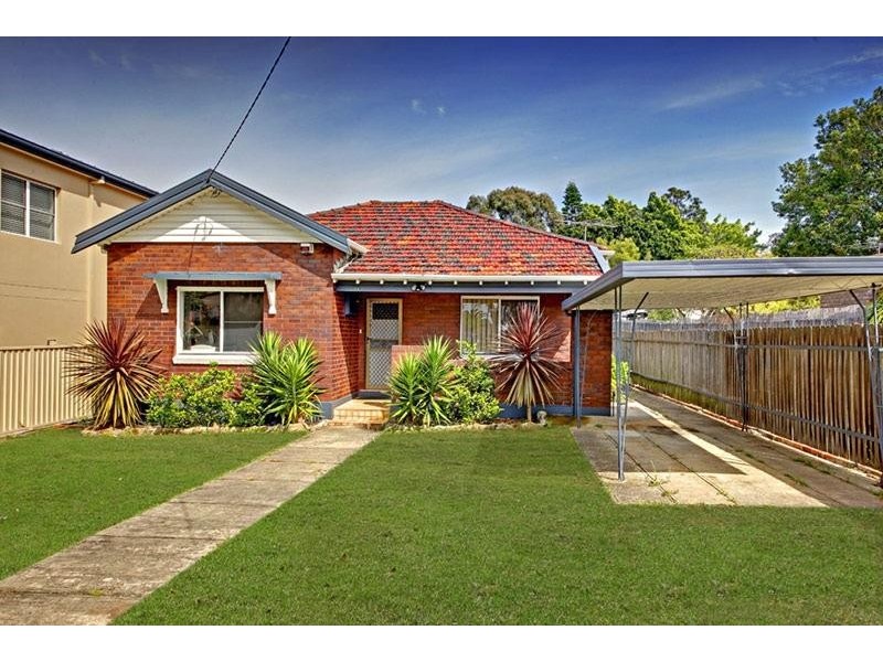 11 Wavell Pde, Earlwood NSW 2206