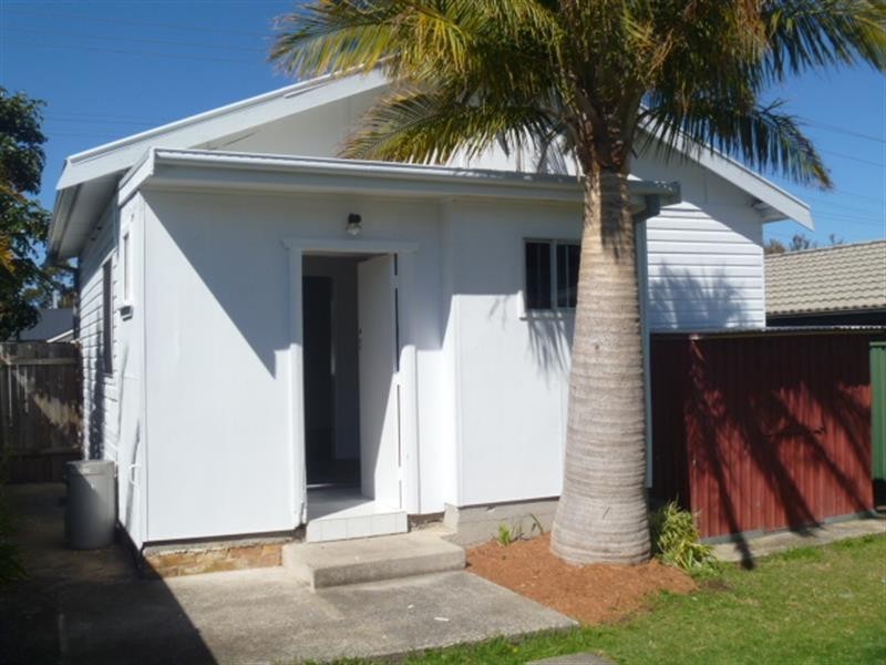 16 Brompton Rd, Bellambi NSW 2518