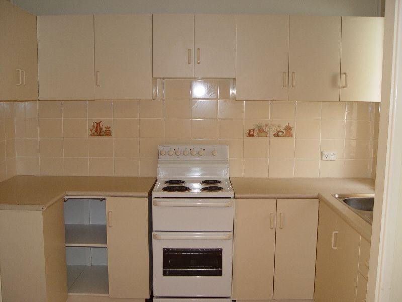 2/6 Byarong Ave, Mangerton NSW 2500