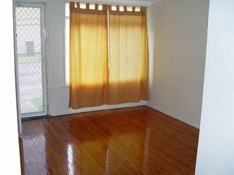 2/6 Byarong Ave, Mangerton NSW 2500