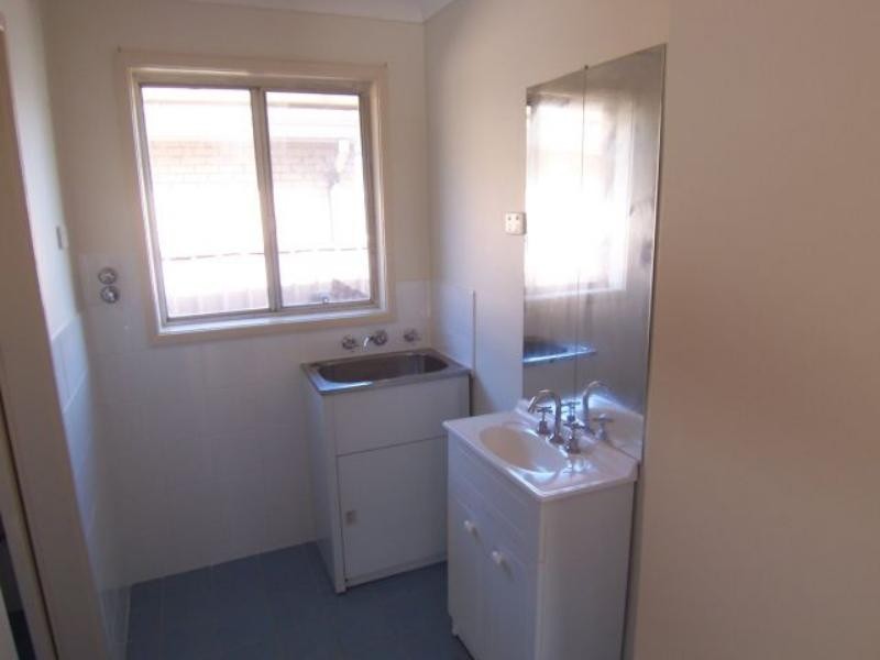 1/57 Lake Entrance Rd, Warilla NSW 2528