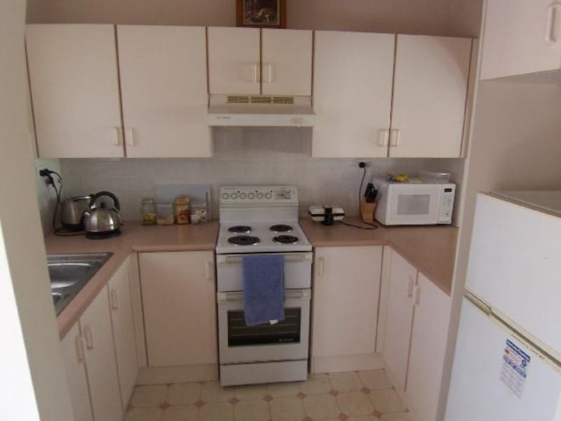 2/21 Turner  Esp, Corrimal NSW 2518