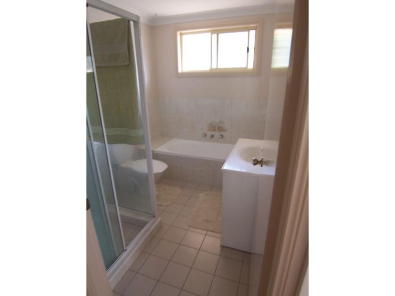 2/21 Turner  Esp, Corrimal NSW 2518