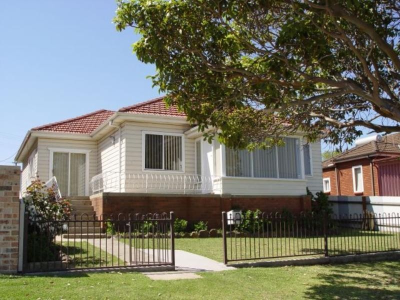 8 Forster St, Port Kembla NSW 2505