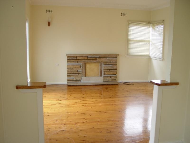 19 Garratt Ave, Fairy Meadow NSW 2519