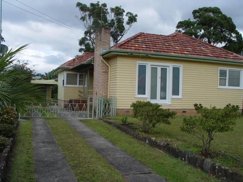 19 Garratt Ave, Fairy Meadow NSW 2519