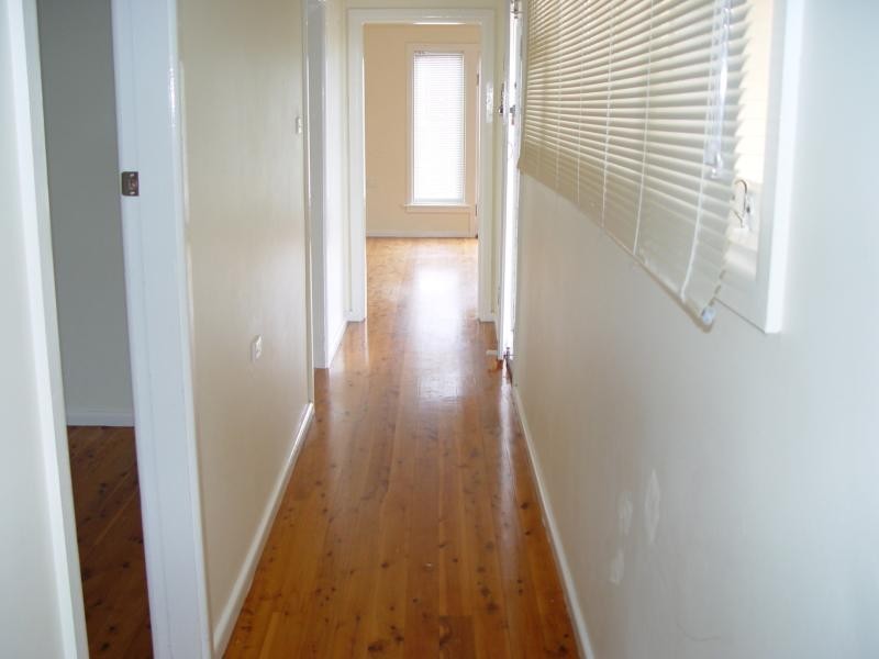 19 Garratt Ave, Fairy Meadow NSW 2519