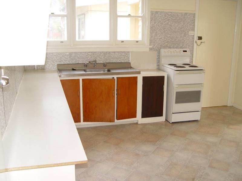 19 Garratt Ave, Fairy Meadow NSW 2519