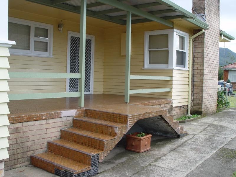 19 Garratt Ave, Fairy Meadow NSW 2519