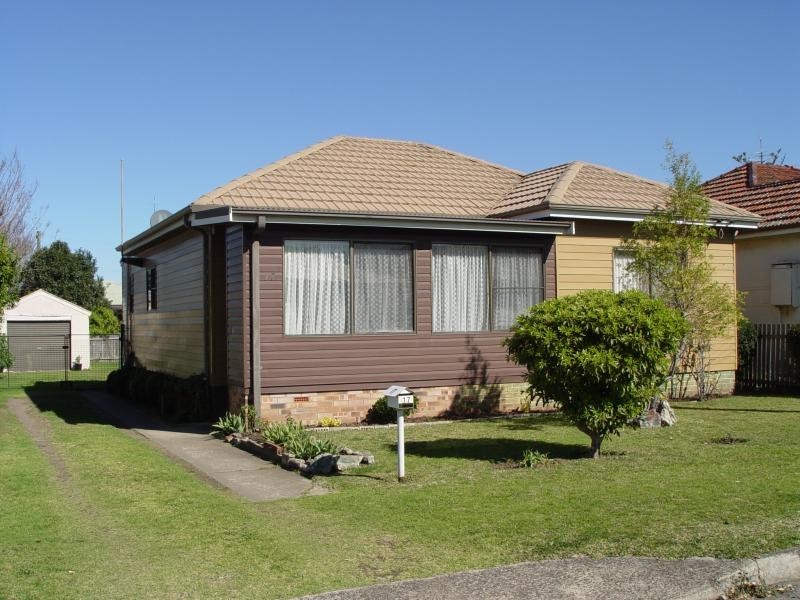 17 Chapman  St, Fairy Meadow NSW 2519