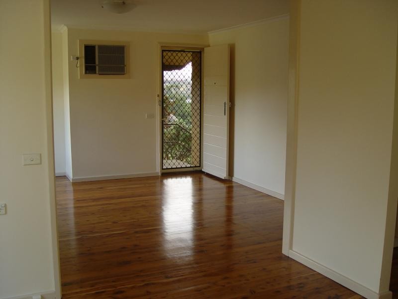 3 Warrah Pl, Unanderra NSW 2526