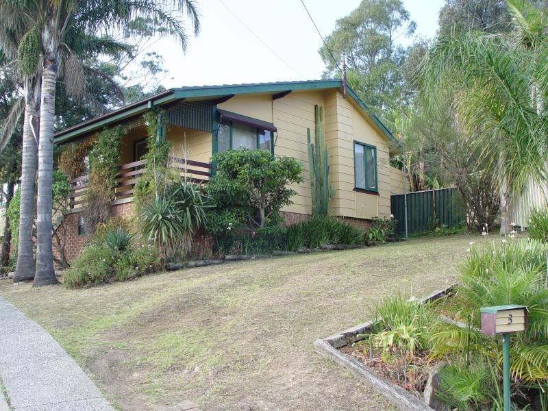 3 Warrah Pl, Unanderra NSW 2526