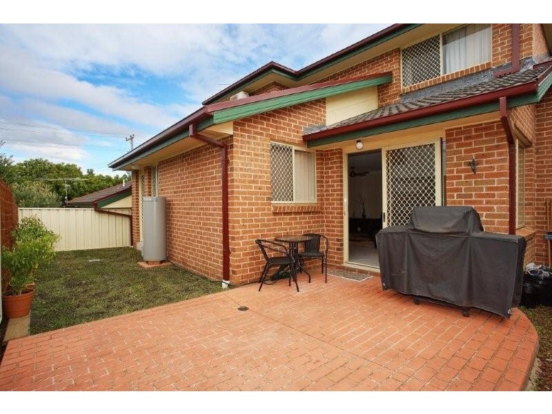 2/13-15 Russell St, Woonona NSW 2517