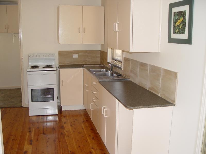 3 Warrah  Pl, Unanderra NSW 2526