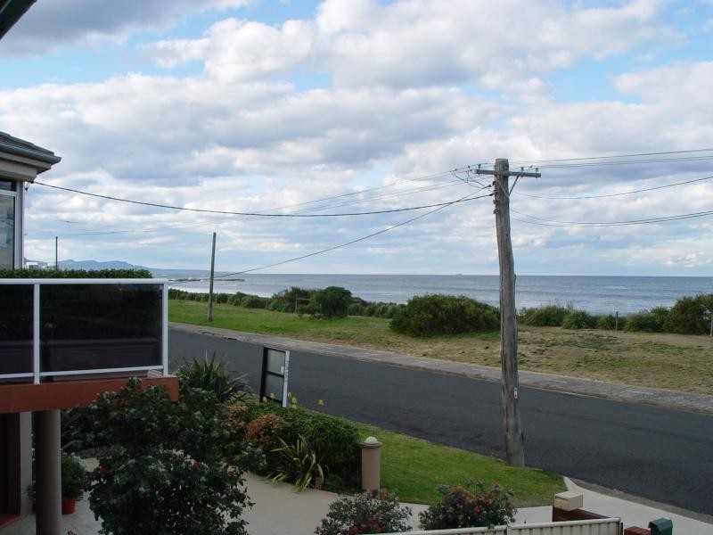 1/56 Beach Dr, Woonona NSW 2517